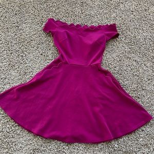 Super cute! B.Darling scallop detail dress in magenta size 1/2. Great condition